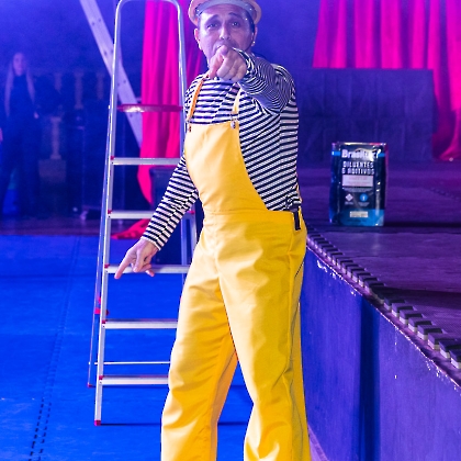 01.06.2025 - VIVA LAS VEGAS - APRESENTAÇÃO DO CURSO DE CIRCO EMPYREO