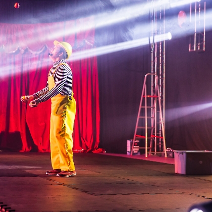 01.06.2025 - VIVA LAS VEGAS - APRESENTAÇÃO DO CURSO DE CIRCO EMPYREO-25