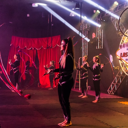 01.06.2025 - VIVA LAS VEGAS - APRESENTAÇÃO DO CURSO DE CIRCO EMPYREO-38