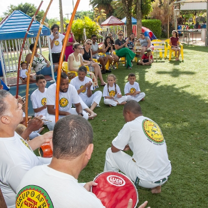 26.11.2022 - APRESENTAÇÃO DE CAPOEIRA E TROCA DE CORDAS DOS ALUNOS DO C.C.E-11