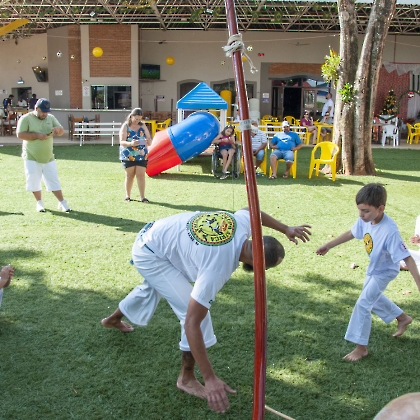 26.11.2022 - APRESENTAÇÃO DE CAPOEIRA E TROCA DE CORDAS DOS ALUNOS DO C.C.E-17