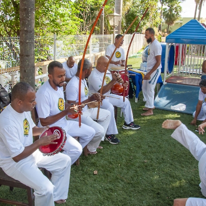 26.11.2022 - APRESENTAÇÃO DE CAPOEIRA E TROCA DE CORDAS DOS ALUNOS DO C.C.E-20