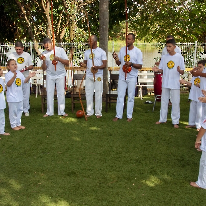 26.11.2022 - APRESENTAÇÃO DE CAPOEIRA E TROCA DE CORDAS DOS ALUNOS DO C.C.E-6