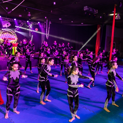 30.05.2025 - VIVA LAS VEGAS - APRESENTAÇÃO DO CURSO DE CIRCO EMPYREO-18