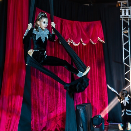 30.05.2025 - VIVA LAS VEGAS - APRESENTAÇÃO DO CURSO DE CIRCO EMPYREO-19