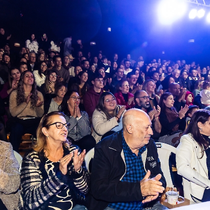 30.05.2025 - VIVA LAS VEGAS - APRESENTAÇÃO DO CURSO DE CIRCO EMPYREO-201