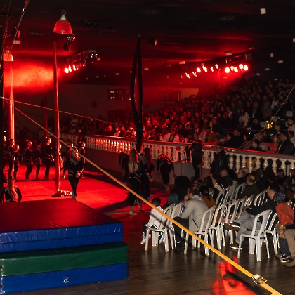 30.05.2025 - VIVA LAS VEGAS - APRESENTAÇÃO DO CURSO DE CIRCO EMPYREO-29