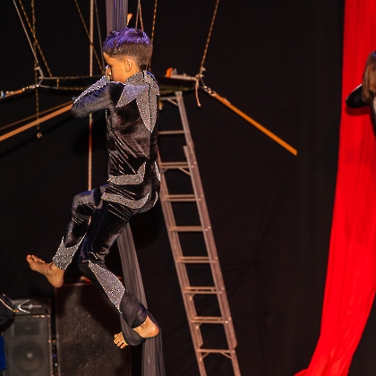 30.05.2025 - VIVA LAS VEGAS - APRESENTAÇÃO DO CURSO DE CIRCO EMPYREO-30