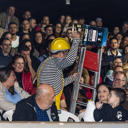 30.05.2025 - VIVA LAS VEGAS - APRESENTAÇÃO DO CURSO DE CIRCO EMPYREO-45