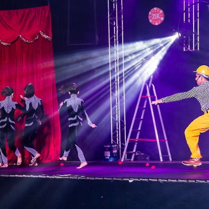 30.05.2025 - VIVA LAS VEGAS - APRESENTAÇÃO DO CURSO DE CIRCO EMPYREO-57