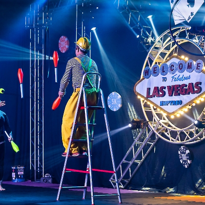 30.05.2025 - VIVA LAS VEGAS - APRESENTAÇÃO DO CURSO DE CIRCO EMPYREO-75