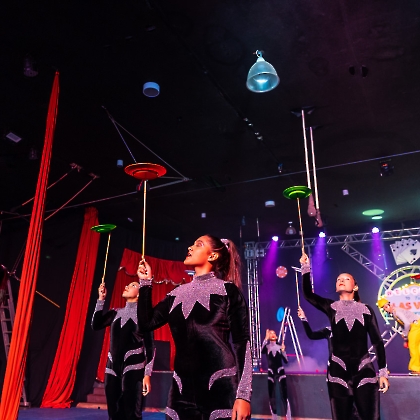 31.05.2025 - VIVA LAS VEGAS - APRESENTAÇÃO DO CURSO DE CIRCO EMPYREO-91